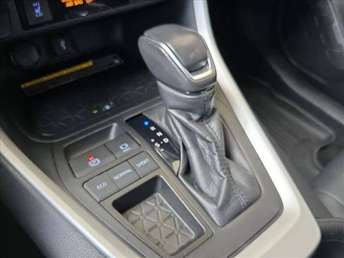 Used 2021 Toyota RAV4 XLE Premium FWD image 12