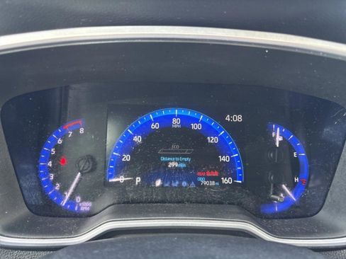 Used 2022 Toyota Corolla Cross XLE image 17