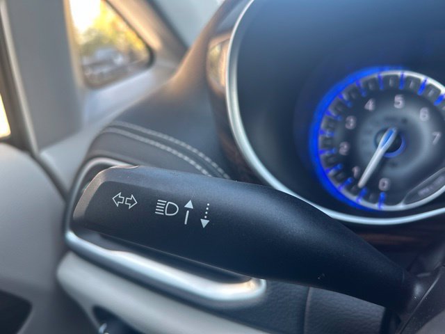 Used 2023 Chrysler Pacifica Limited FWD image 25