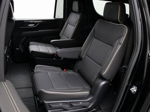 New 2026 GMC Yukon XL Elevation w/ LPO, Floor Liner Package image 11