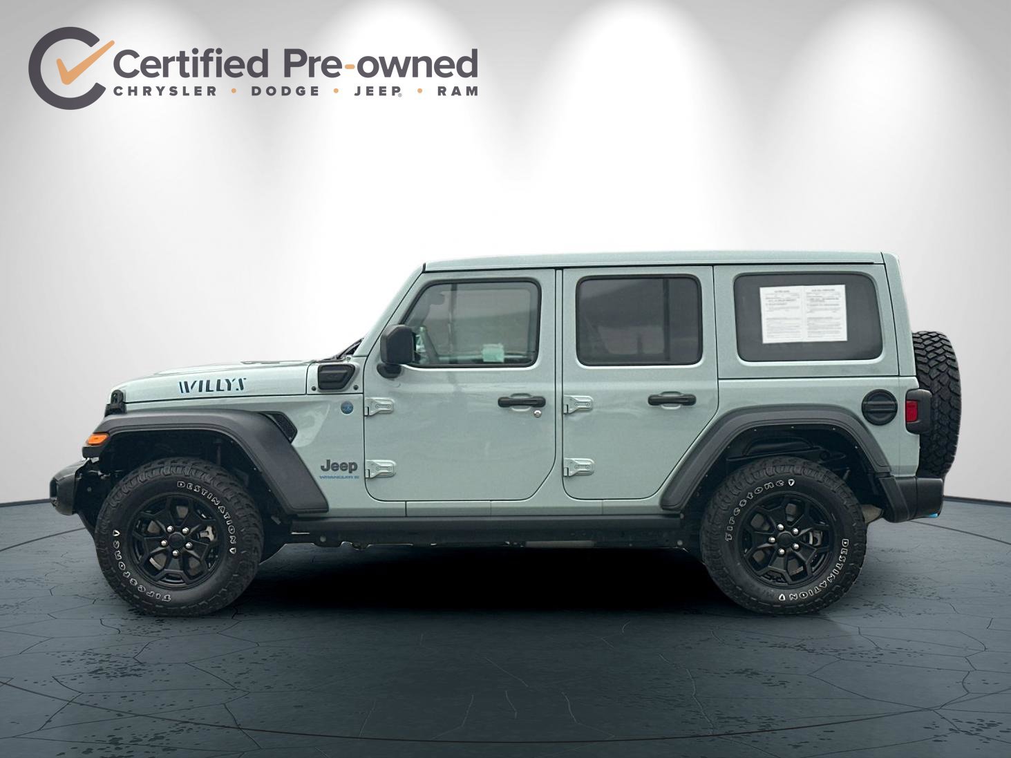 Used 2023 Jeep Wrangler Unlimited w/ Sun & Screen Package AWD/4WD image 7