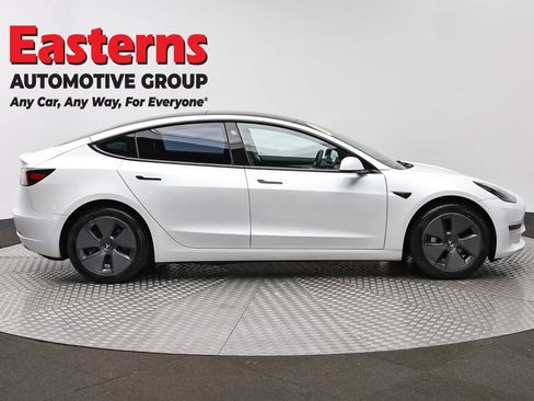 Used 2023 Tesla Model 3 Standard Range image 4