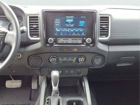 Certified 2023 Nissan Frontier SV w/ Technology Package RWD image 12