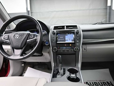 Used 2015 Toyota Camry XLE FWD image 12