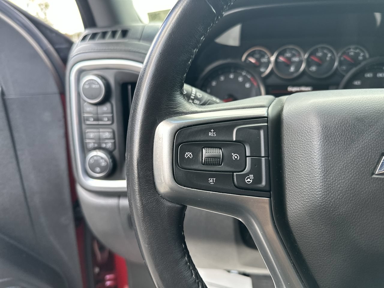 Used 2021 Chevrolet Silverado 1500 LT Trail Boss AWD/4WD image 6