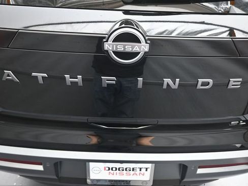 New 2026 Nissan Pathfinder SL w/ SL Premium Package image 14