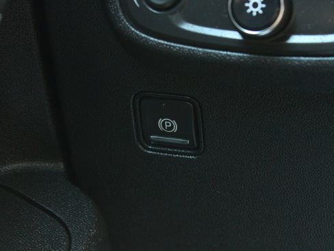 Used 2023 GMC Terrain SLE w/ LPO, Floor Liner Package AWD/4WD image 28