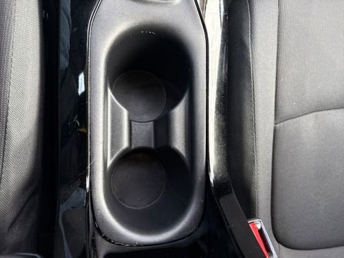 Used 2021 Toyota Corolla LE image 28