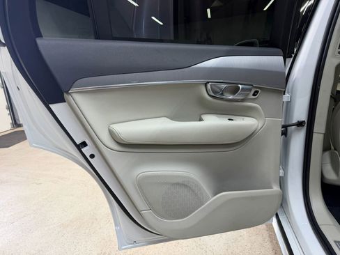 Used 2024 Volvo XC90 B5 Core AWD/4WD image 29