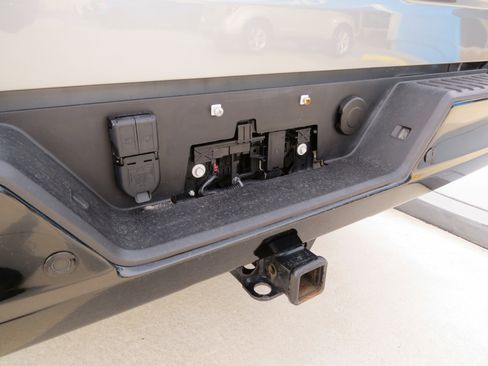 Used 2024 Chevrolet Silverado 1500 ZR2 w/ Technology Package image 11