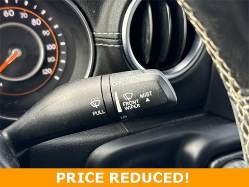 Used 2019 Jeep Wrangler Unlimited Sahara image 25