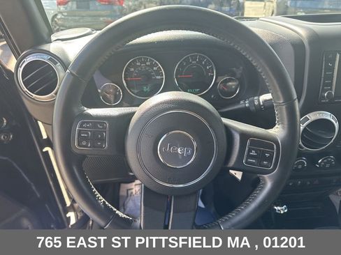 Used 2017 Jeep Wrangler Unlimited Sahara w/ Max Tow Package AWD/4WD image 21