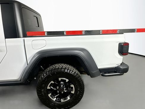 Used 2026 Jeep Gladiator Rubicon w/ Steel Power Dome Hood Package AWD/4WD image 36