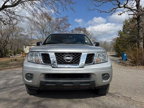 Used 2012 Nissan Frontier SV w/ SV Premium Utility Pkg image 19