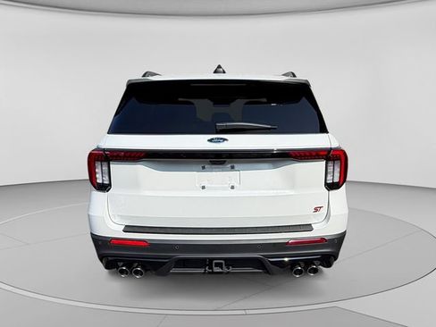 Used 2025 Ford Explorer ST AWD/4WD image 4
