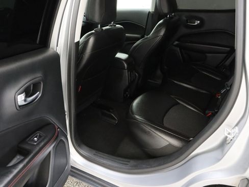 Used 2020 Jeep Compass Trailhawk AWD/4WD image 27