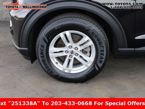 Used 2024 Ford Explorer XLT image 3