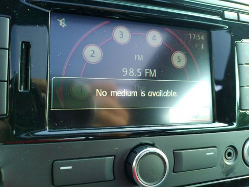 Used 2013 Volkswagen Beetle 2.0T FWD image 16