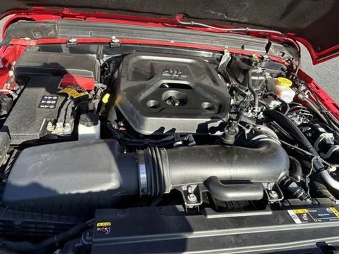 Used 2025 Jeep Wrangler Sport S image 28