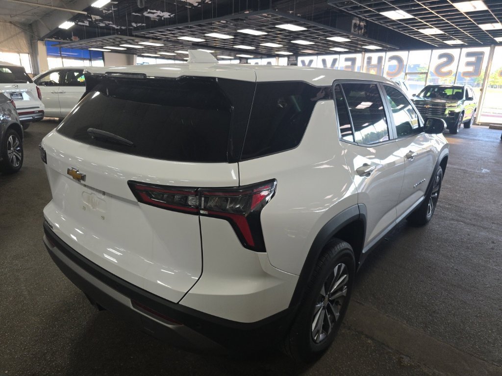 Certified 2025 Chevrolet Equinox LT FWD image 2