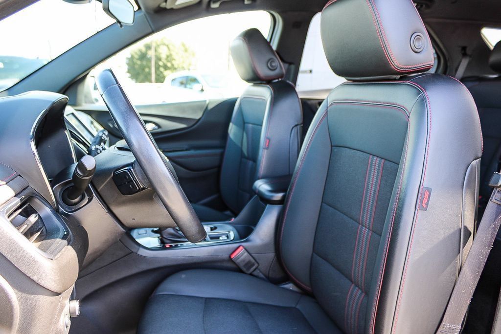 Used 2022 Chevrolet Equinox RS FWD image 18