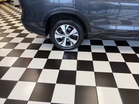 Used 2023 Subaru Ascent Premium w/ Convenience Package image 16