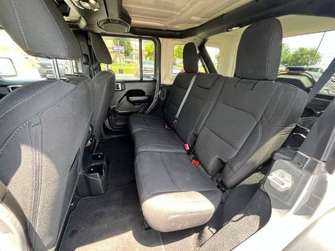 Used 2022 Jeep Wrangler Unlimited Sport AWD/4WD image 7