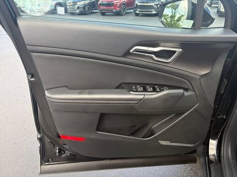 Certified 2023 Kia Sportage EX AWD/4WD image 17