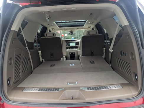Used 2022 GMC Yukon Denali RWD image 28
