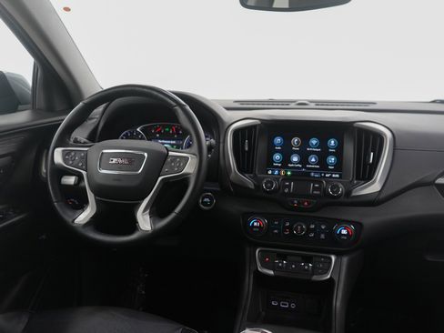 Used 2024 GMC Terrain SLT image 14