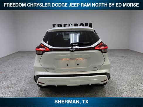 Used 2023 Nissan Kicks SV FWD image 5