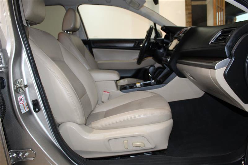 Used 2017 Subaru Outback 2.5i Limited AWD/4WD image 24