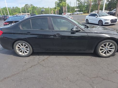 Used 2017 BMW 320i Sedan RWD image 7
