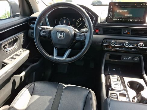 Certified 2023 Honda Pilot Touring image 14