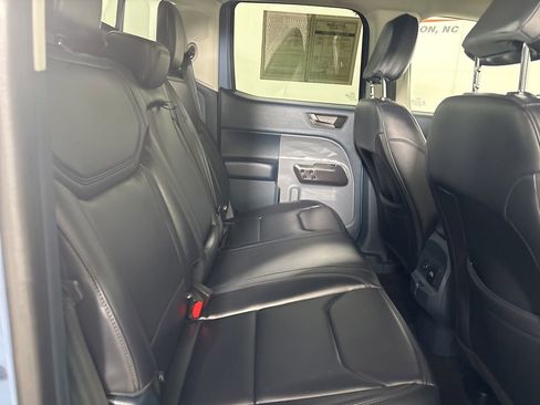 Used 2024 Ford Maverick Lariat w/ Black Appearance Package image 25