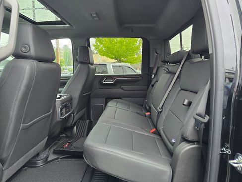 New 2025 GMC Sierra 3500 SLT w/ SLT Premium Package image 18
