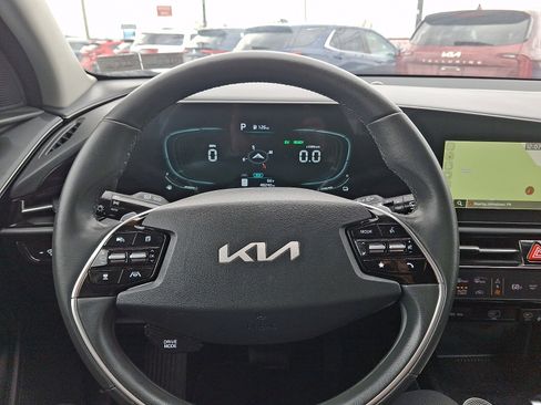 Used 2023 Kia Niro EX image 20