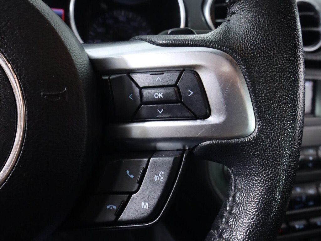 Used 2020 Ford Mustang Coupe RWD image 13