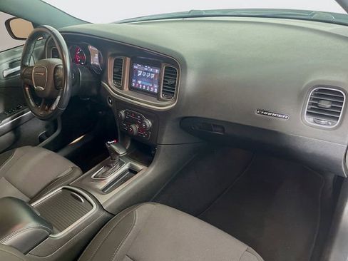 Used 2022 Dodge Charger SXT RWD image 28