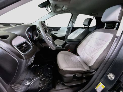 Used 2018 Chevrolet Equinox LS FWD image 22