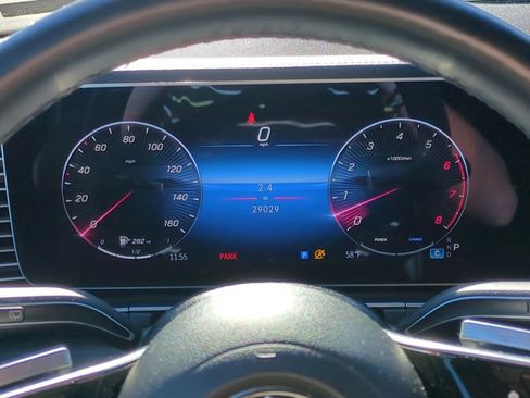 Used 2024 Mercedes-Benz GLE 450 4MATIC image 12