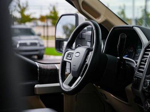 Used 2017 Ford F250 Lariat w/ Lariat Ultimate Package image 36