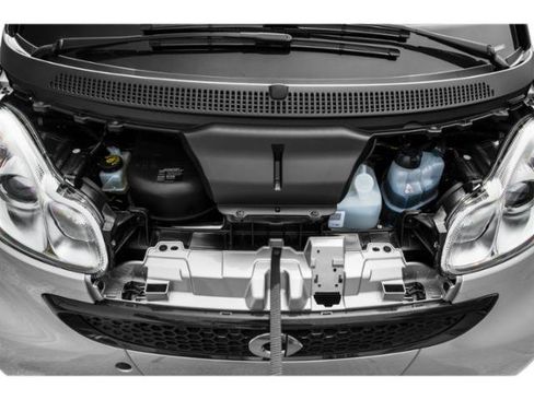 Used 2015 smart fortwo pure RWD image 13