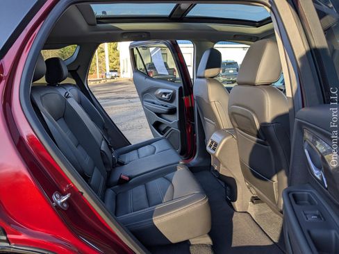 Used 2024 GMC Terrain Denali image 14