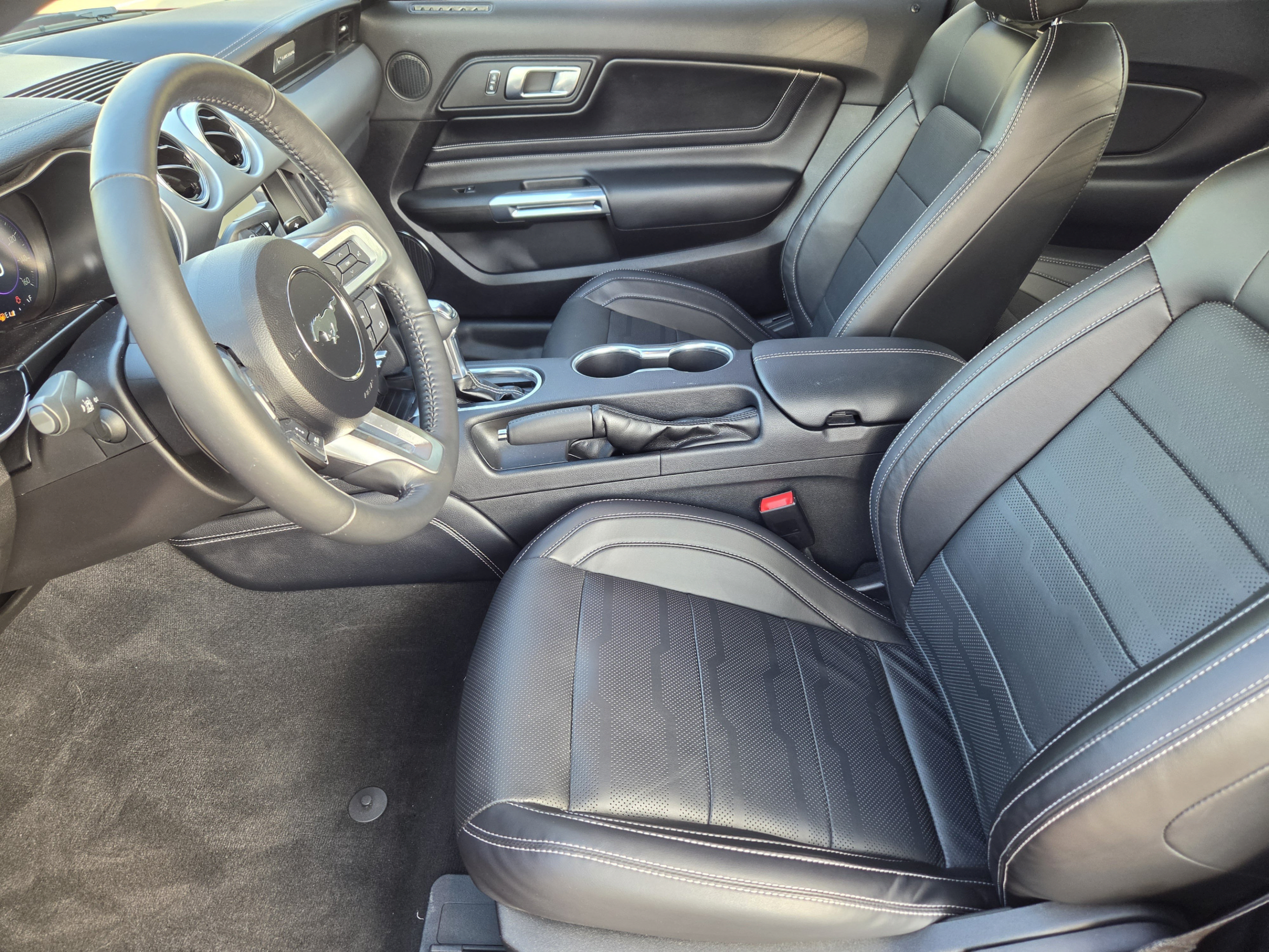 Used 2022 Ford Mustang GT Premium w/ Equipment Group 401A RWD image 5
