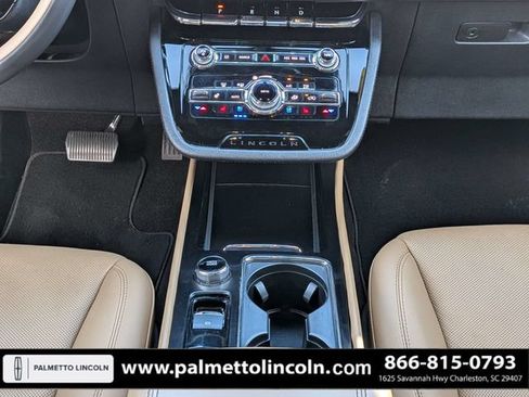 Used 2022 Lincoln Corsair Reserve w/ Equipment Group 201A FWD image 19
