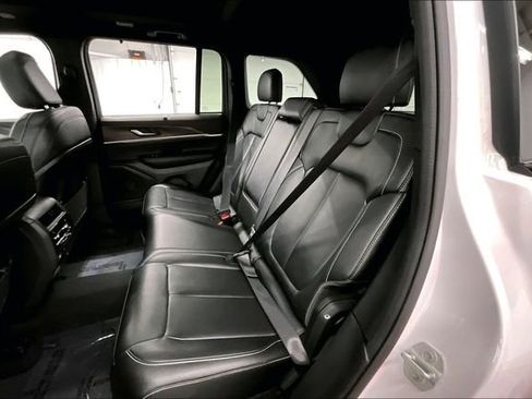 Used 2024 Jeep Grand Cherokee Limited w/ Luxury Tech Group II image 26