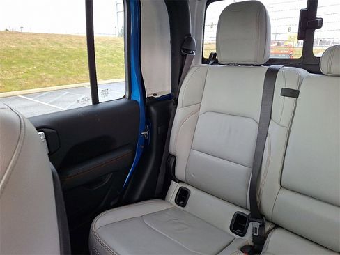 Used 2021 Jeep Gladiator Mojave w/ Dual Top Group image 18