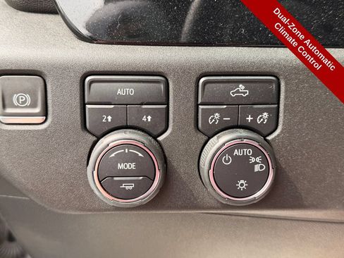 Used 2023 Chevrolet Silverado 1500 LT AWD/4WD image 30