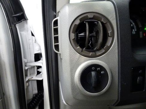 Used 2009 Ford E-150 and Econoline 150 image 21